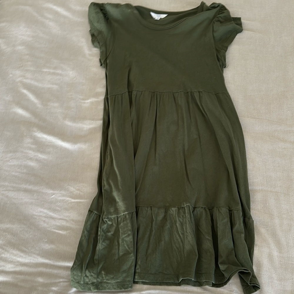 Olive tiered scoop neck short sleeve dress with pockets sz s